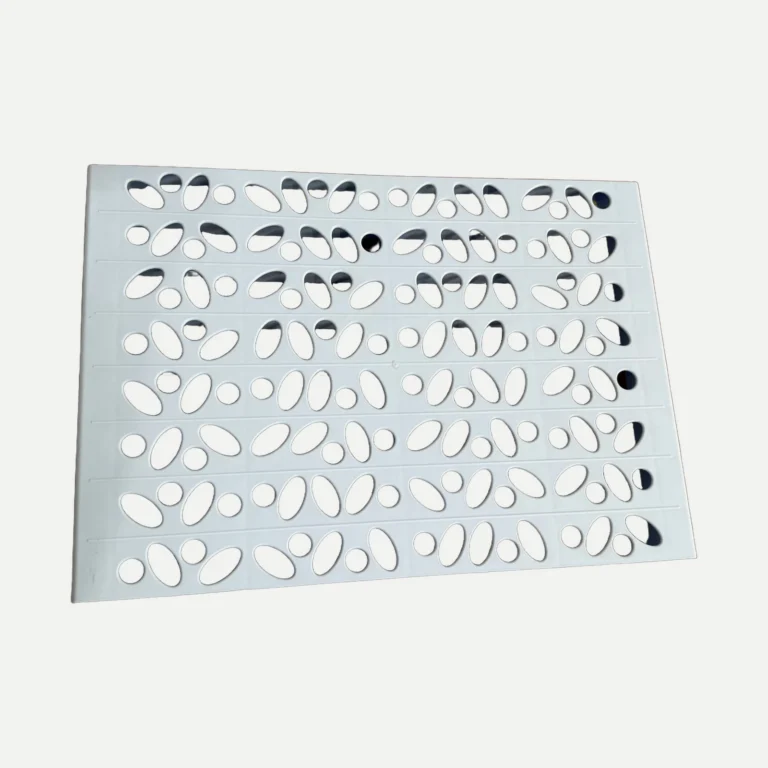 Grille blanc realise par Plazur Industries
