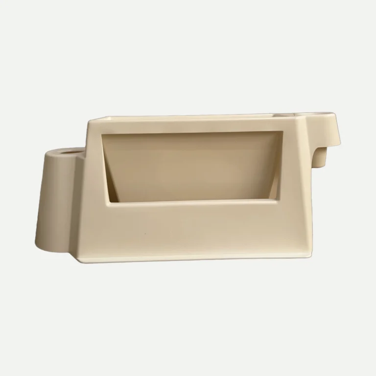 Support blanc realise par Plazur Industries